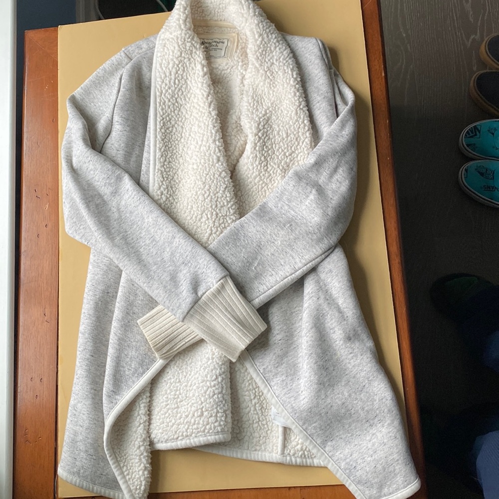 Women’s small Abercrombie and fitch cardigan